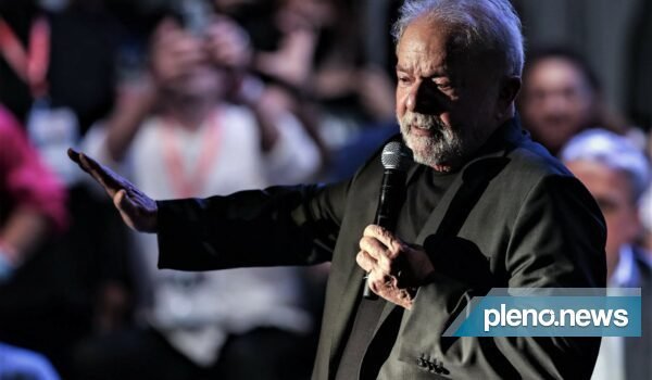 Lula sugere que grupos sindicais “mapeiem casas de deputados”
