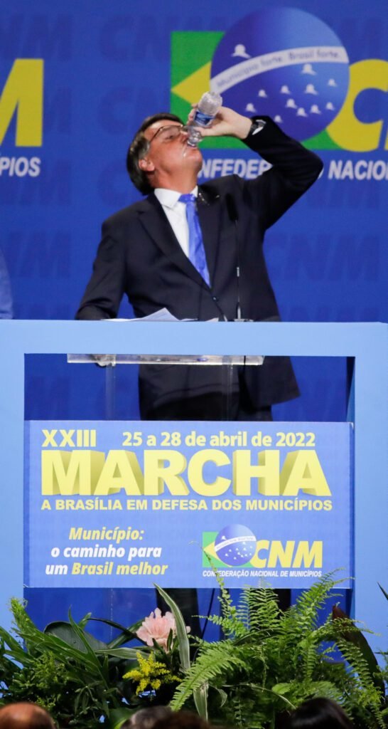 Não podemos admitir que interfiram na liberdade, diz Bolsonaro