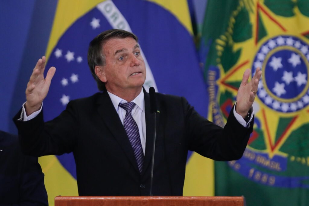 PT aciona TSE por suposta propaganda antecipada de Bolsonaro