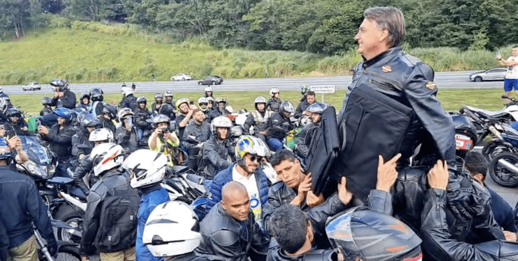 PT vai ao TSE por propaganda eleitoral em motociata de Bolsonaro