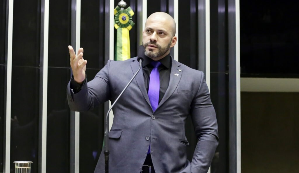 PTB não vê motivo para Daniel Silveira deixar CCJ da Câmara
