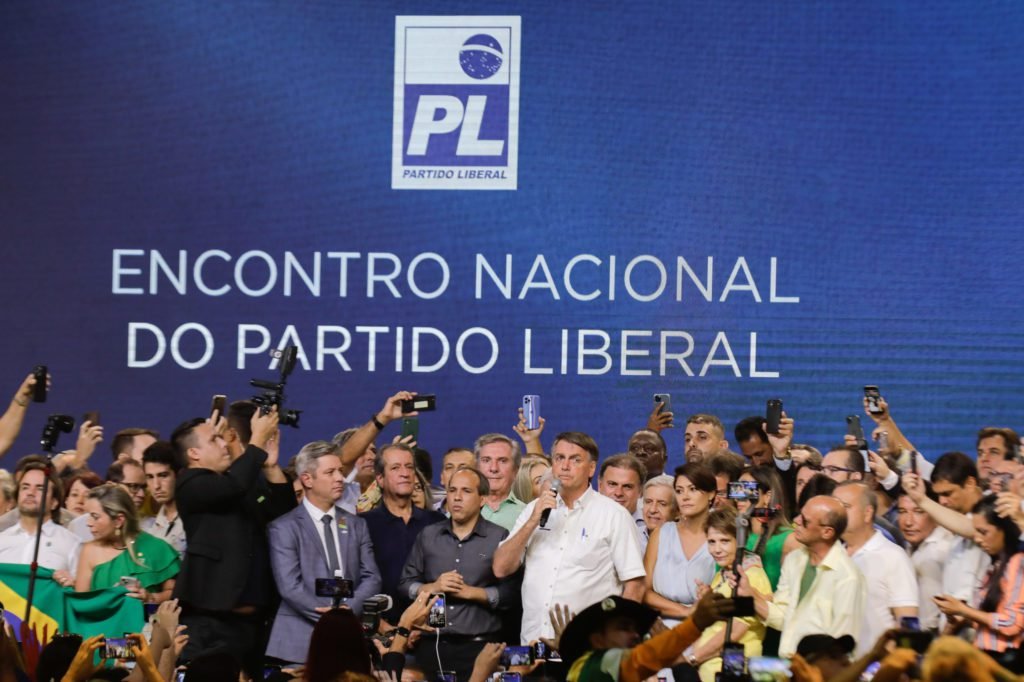Partido de Bolsonaro, PL prioriza símbolo sem a cor vermelha