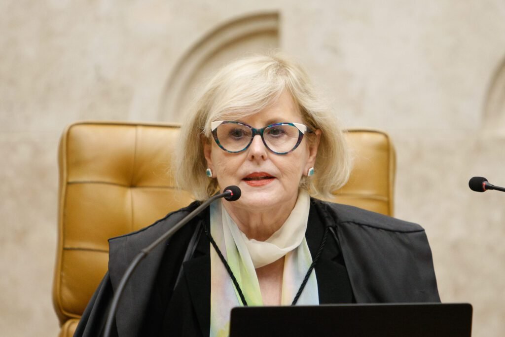 Rosa Weber arquiva inquérito contra Bolsonaro no caso Covaxin