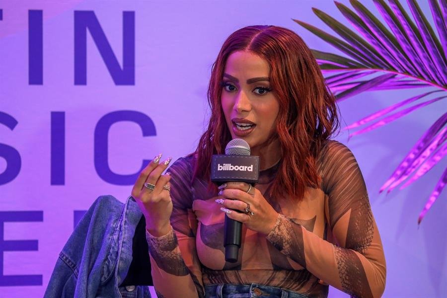 UOL: Fãs de Anitta manipularam algoritmo para levá-la ao topo do Spotify