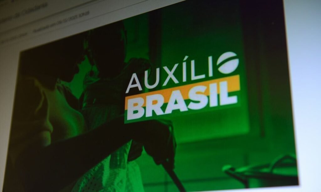 Auxílio Brasil: Senado aprova MP que garante mínimo de R$ 400