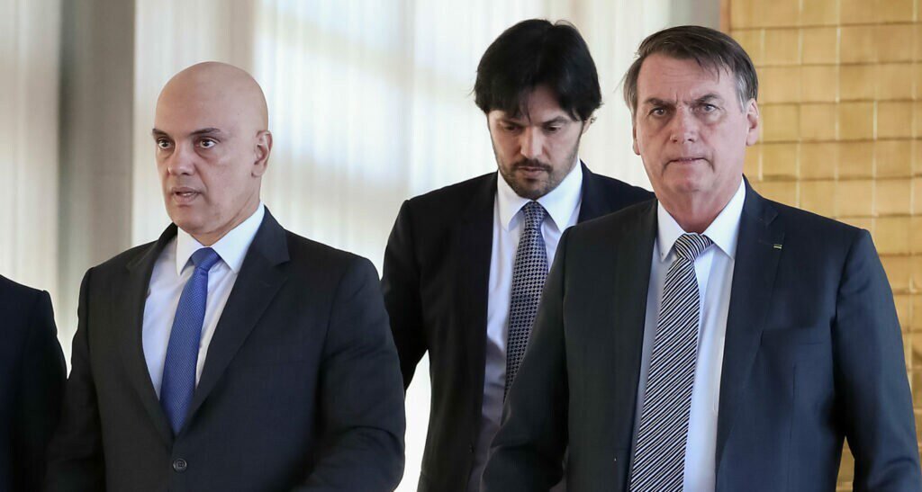 Bolsonaro aciona a PGR contra o ministro Alexandre de Moraes
