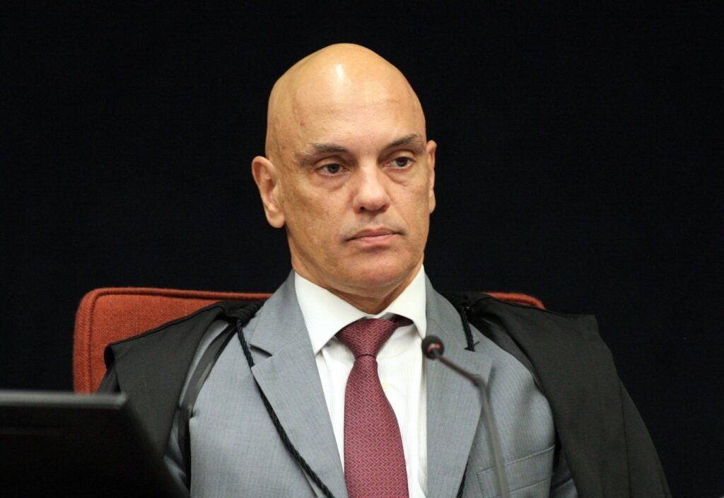 Bolsonaro pretende levar Moraes a Cortes internacionais