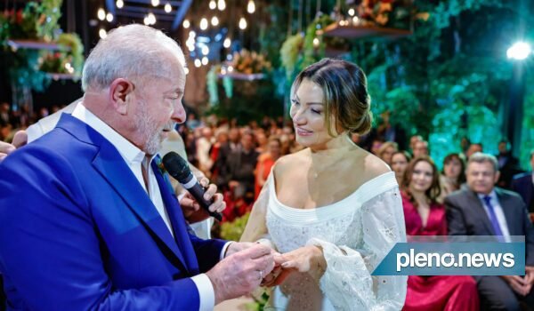 Casamento de Lula em São Paulo teve penetra e jingle eleitoral