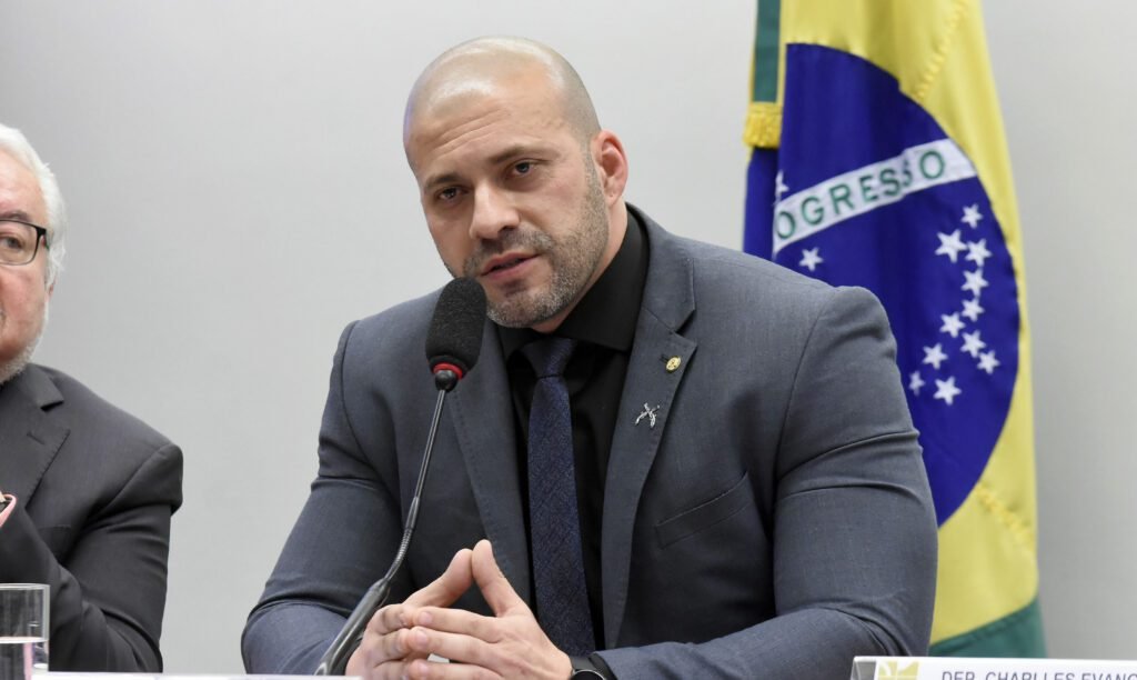 Defesa de Daniel Silveira pede audiência com Moraes