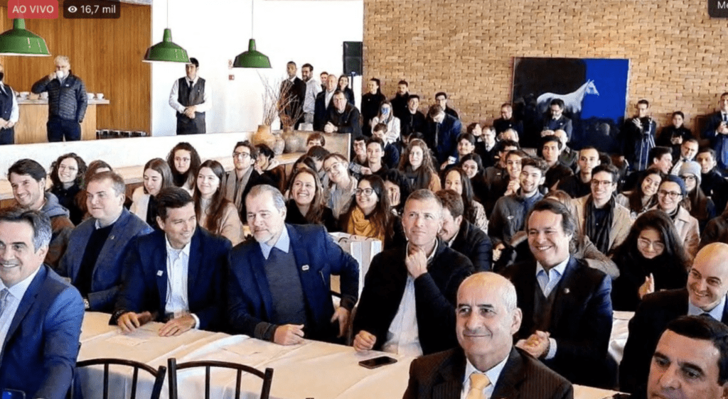 Dias Toffoli, do STF, foi a evento de Bolsonaro com Elon Musk