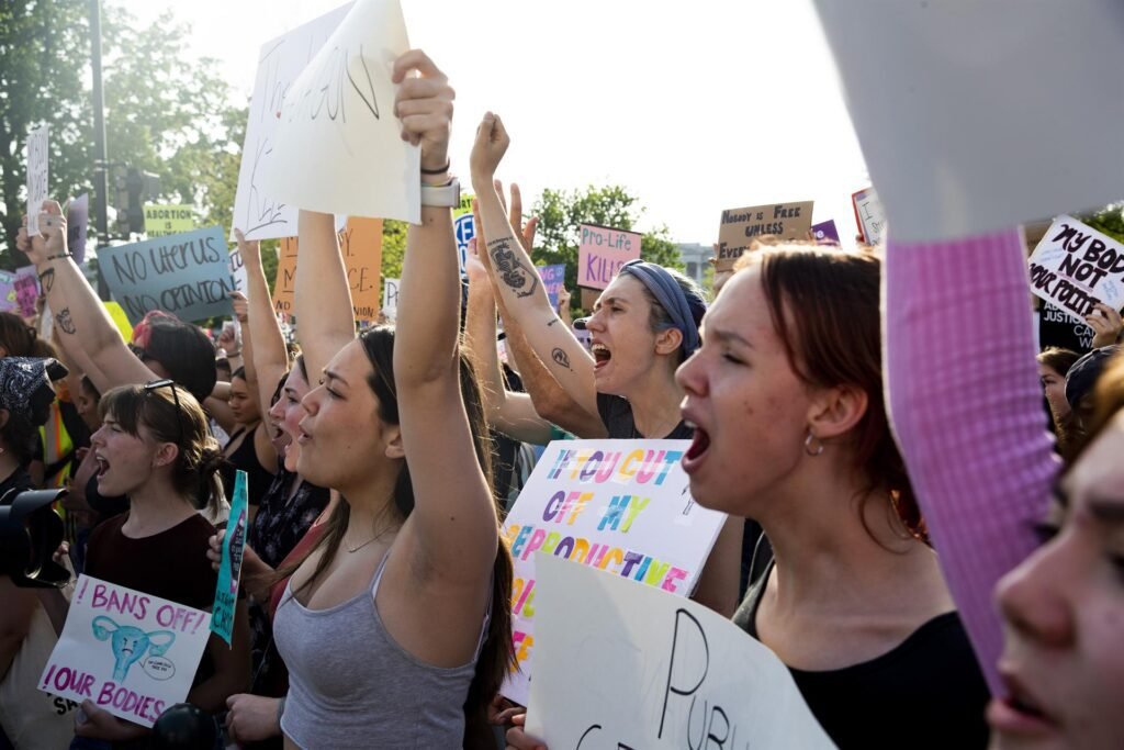 Fúria de militantes pró-aborto explode ante o Supremo dos EUA