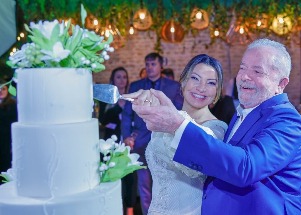Homem “penetra” no casamento de Lula é demitido de Prefeitura