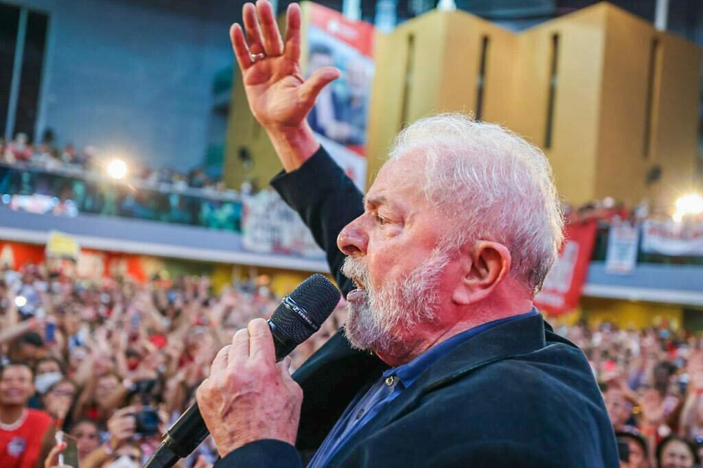Lula se revolta e sugere enviar seu lixo para casa de jornalista