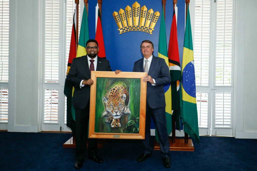 Na Guiana, Bolsonaro elogia a Petrobras e fala em cooperação
