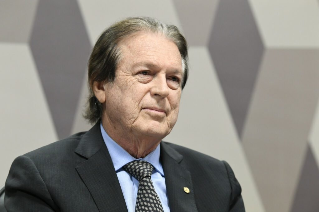 União Brasil libera apoio a Jair Bolsonaro enquanto lança Bivar