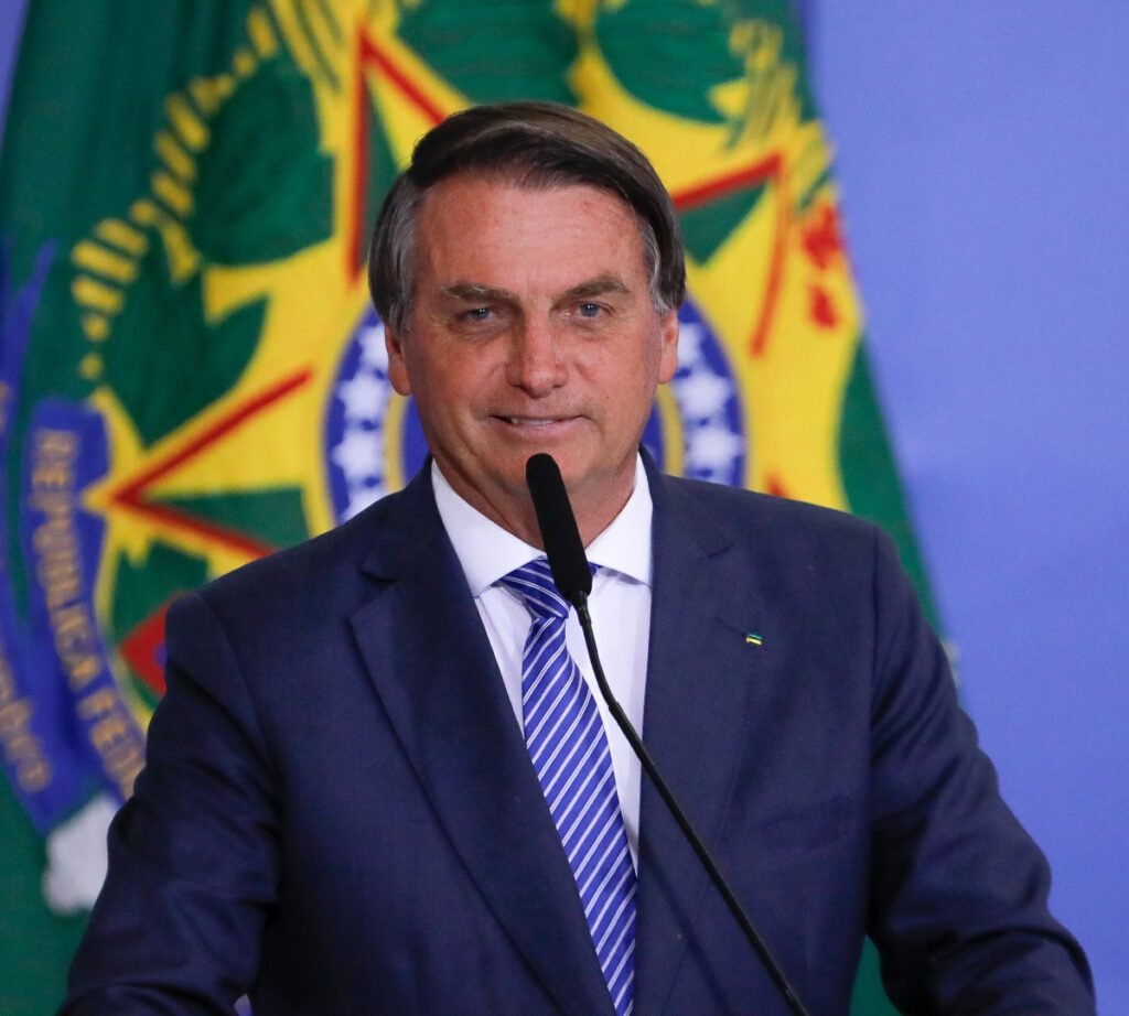 “Você pesa mais de 7 arrobas”, diz Bolsonaro a apoiador