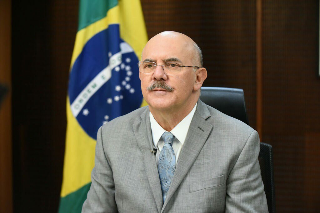 Após decisão da Justiça, ex-ministro Milton Ribeiro é solto