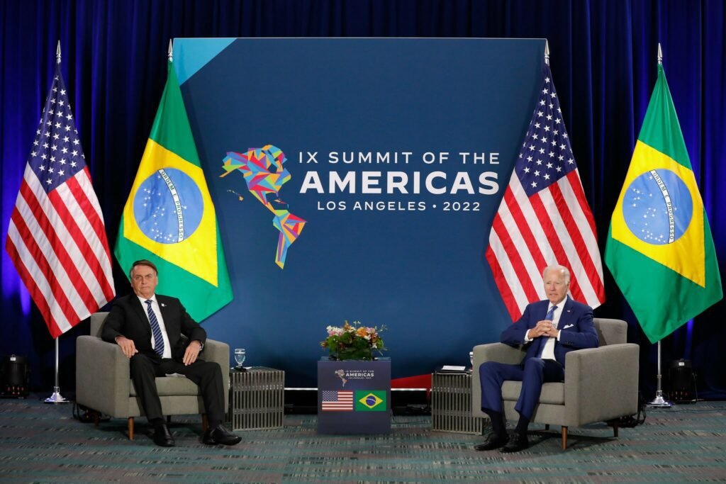 Biden e Bolsonaro falaram em apoiar “renovação democrática”