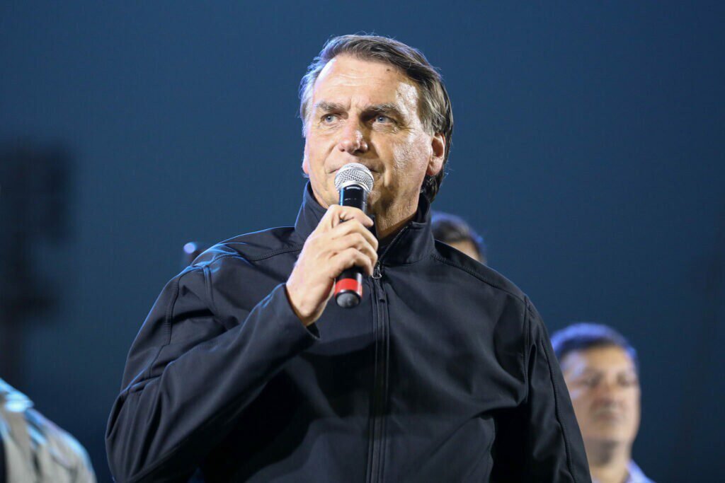 Bolsonaro comenta eleição do esquerdista Petro a presidente da Colômbia