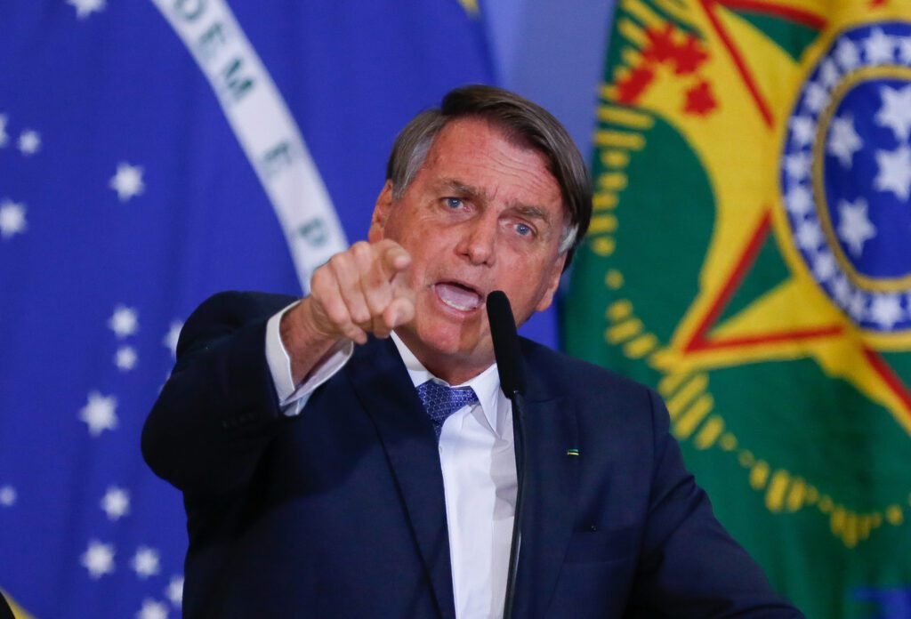 Bolsonaro sobre descumprir decisão do STF: “Chega de bananas”