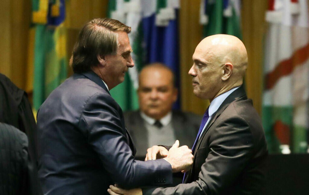Bolsonaro volta a dizer que Moraes descumpriu acordo
