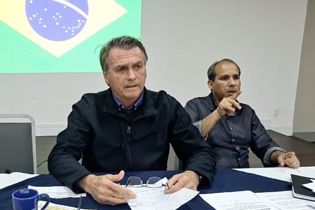 “Exagerei”, diz Bolsonaro sobre botar a cara no fogo por Milton