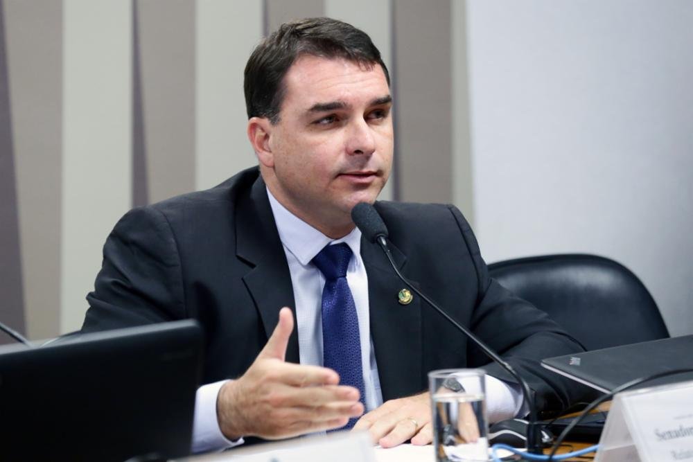 Flávio: STF usou Francischini para mandar recado a Bolsonaro
