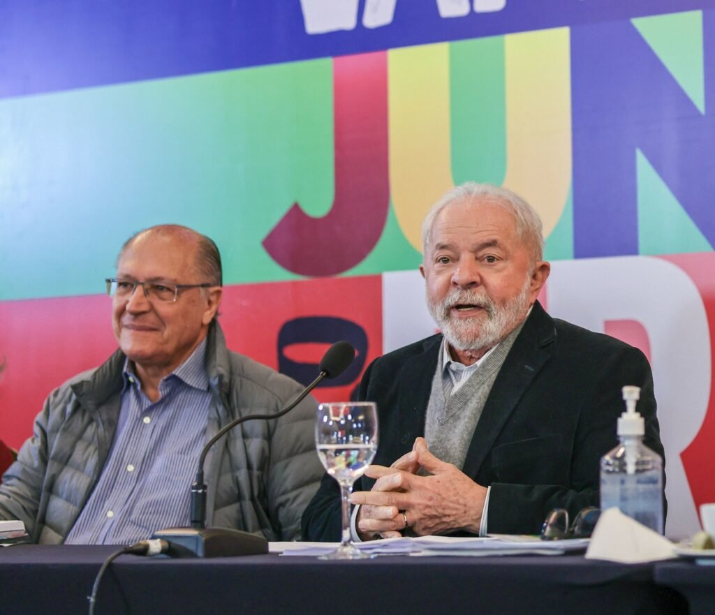 Geraldo Alckmin é vaiado durante ato de apoio a Lula