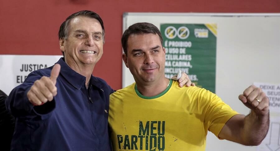 Governo está “muito tranquilo” após prisão de Ribeiro, diz Flávio Bolsonaro