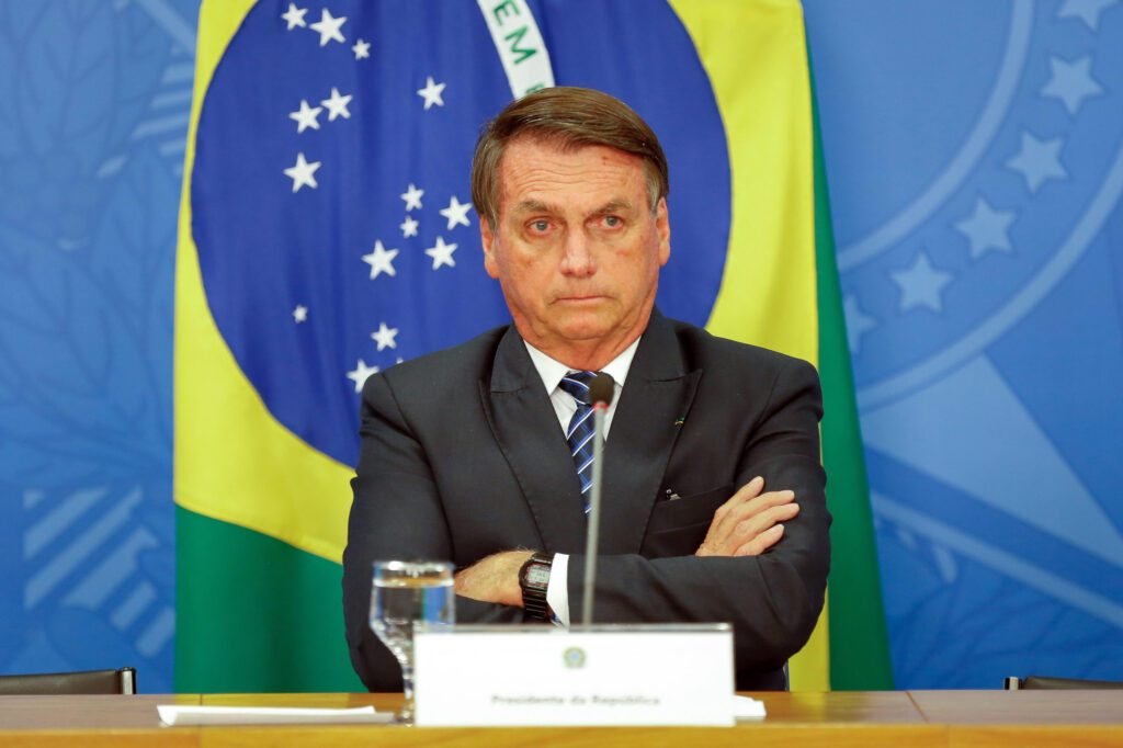 Justiça de SP condena Bolsonaro a pagar R$ 100 mil a jornalistas