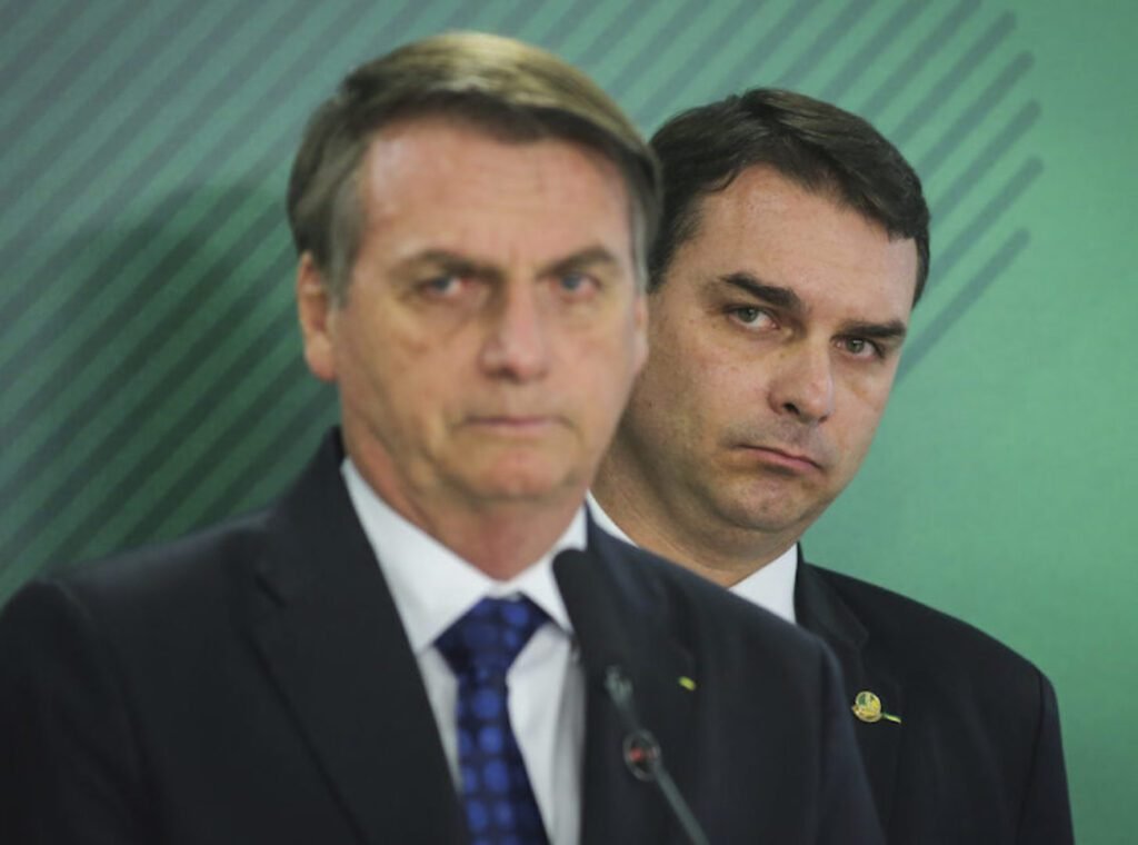 Não é possível conter reação a eleições, diz Flavio Bolsonaro