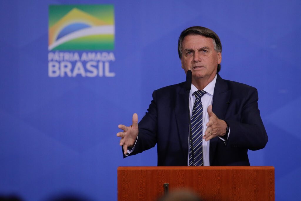 Senadores do PT pedem que STF quebre sigilo de Bolsonaro