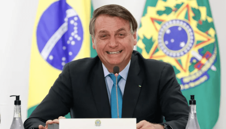 ‘Abraçaria Allan dos Santos se o visse nos EUA’, diz Bolsonaro