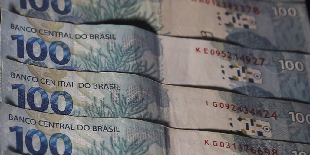 Beneficiários com NIS final 6 recebem hoje Auxílio Brasil