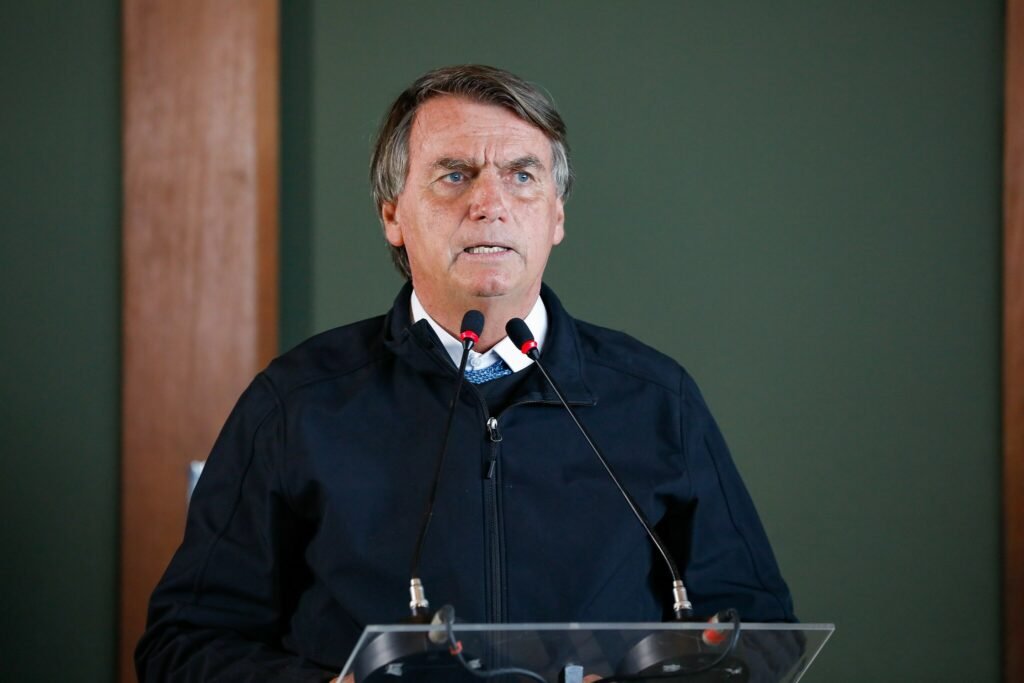 Bolsonaro diz que Edson Fachin se intitulou “ditador do Brasil”