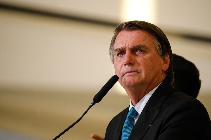 Bolsonaro recebe embaixadores para reunião sobre eleições