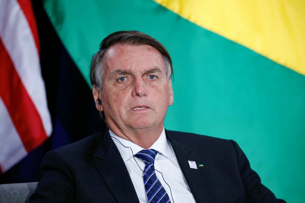 Bolsonaro reclama do fato de homem que matou petista ser chamado de “bolsonarista”