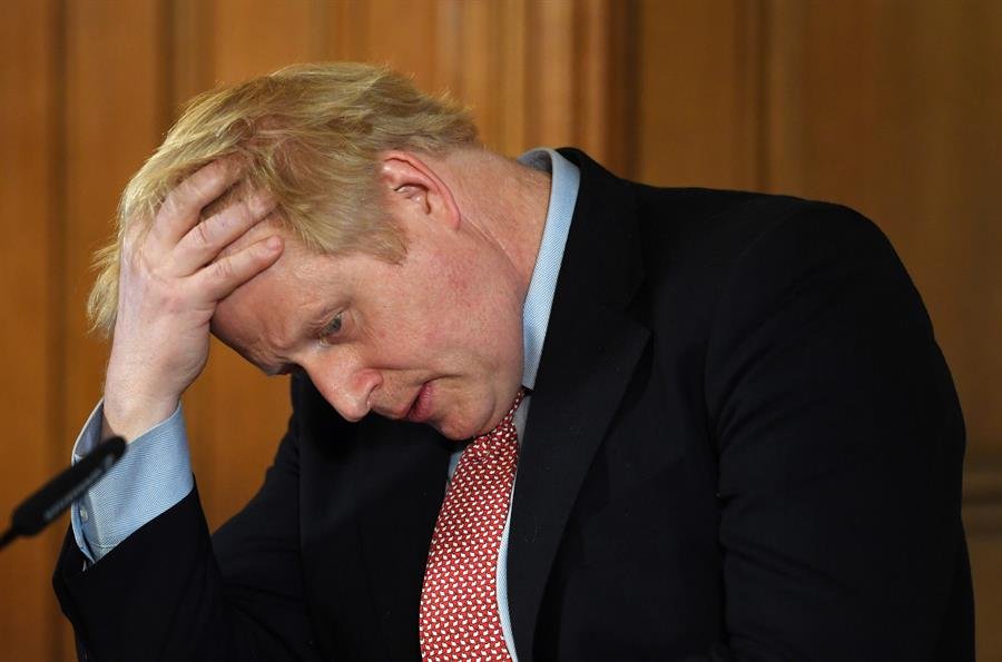Johnson deve renunciar nesta quinta, diz imprensa britânica