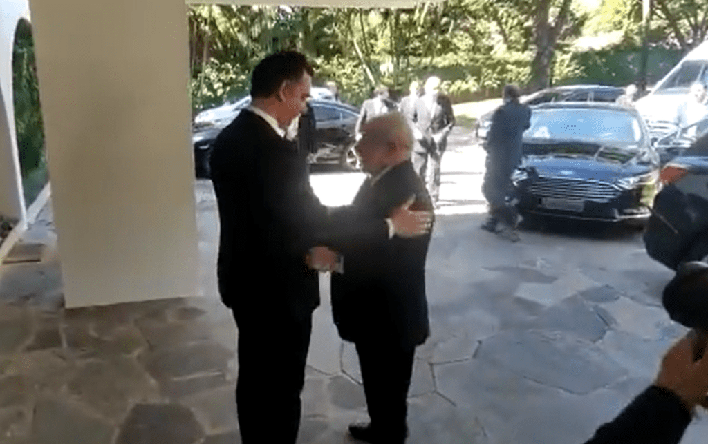 Rodrigo Pacheco recebe Lula na residência oficial do Senado