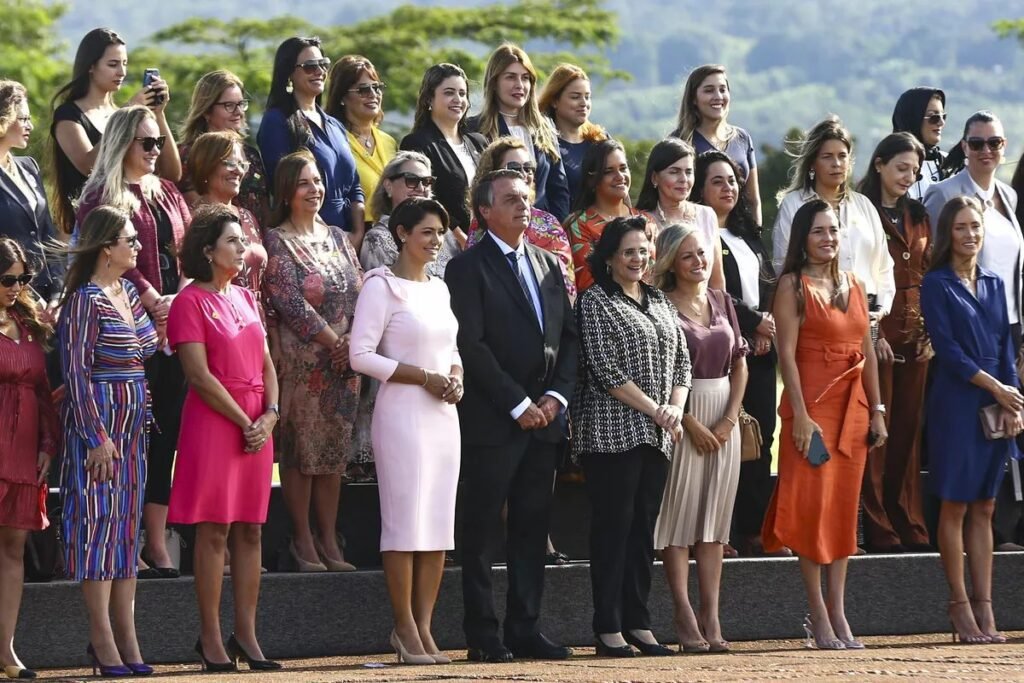 Voto feminino em Bolsonaro cresce 5% em julho, aponta pesquisa