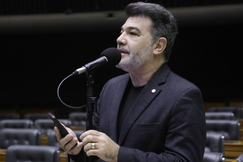“Acusou as igrejas evangélicas de serem máfias”, diz Feliciano sobre ato na USP com Lula