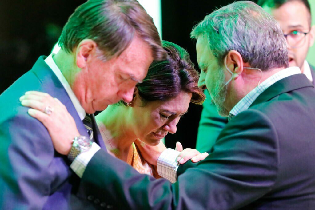 Bolsonaro cresce quase 20 pontos entre os evangélicos