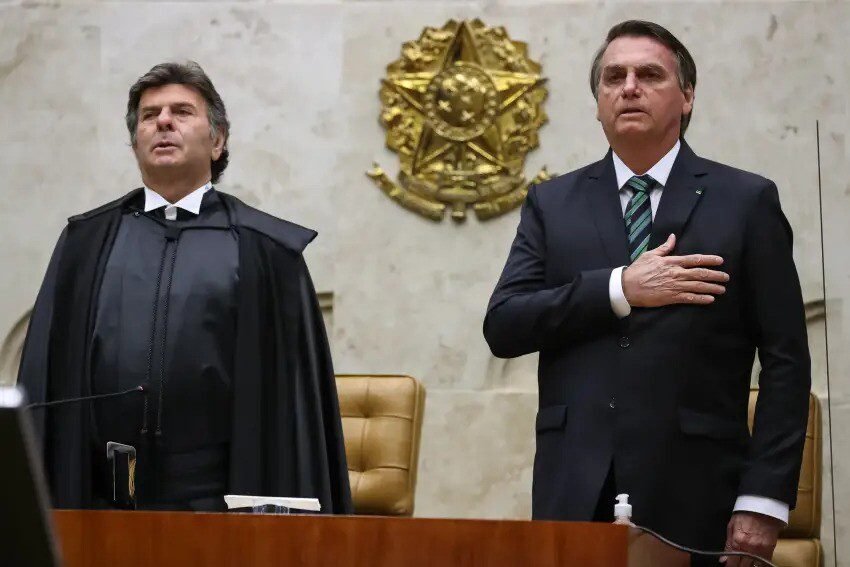 Bolsonaro diz que Fux deveria ser alvo de inquérito de Moraes