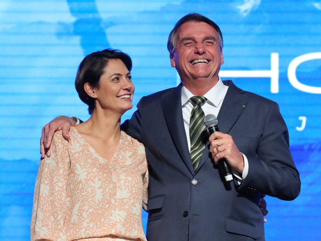Bolsonaro não almoçou com Guilherme de Pádua e Michelle desconhece a esposa