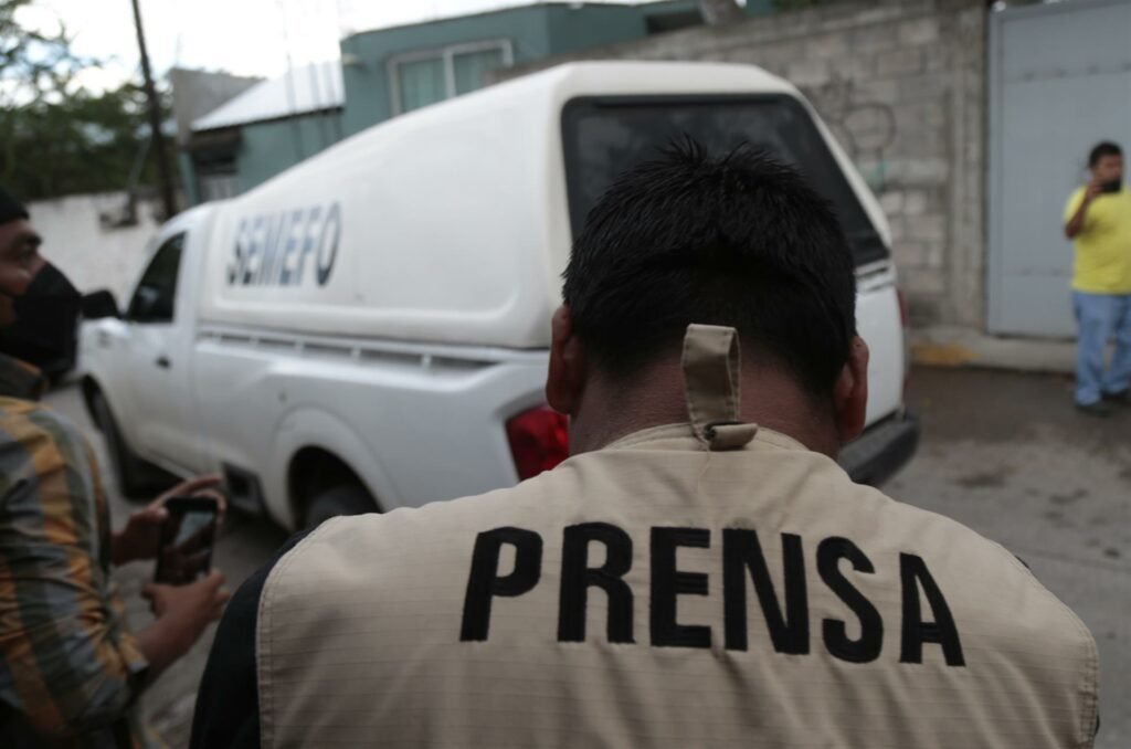 Jornalista é assassinado a tiros dentro de carro no México