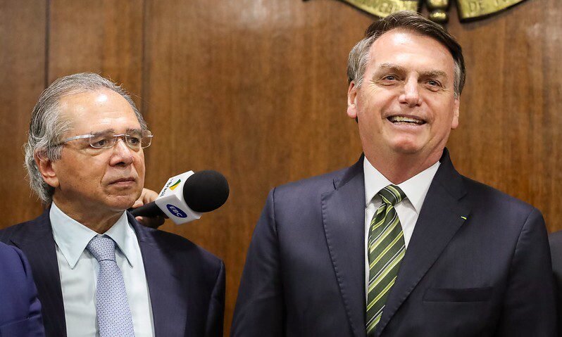 Ministro Paulo Guedes irá com Bolsonaro ao Jornal Nacional