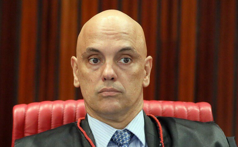 PGR acusa Moraes de violar sistema acusatório  em inquérito contra Bolsonaro