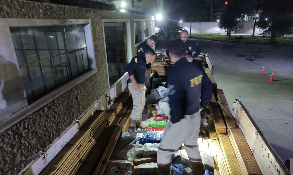 PRF apreende 6 toneladas de maconha no Rio de Janeiro