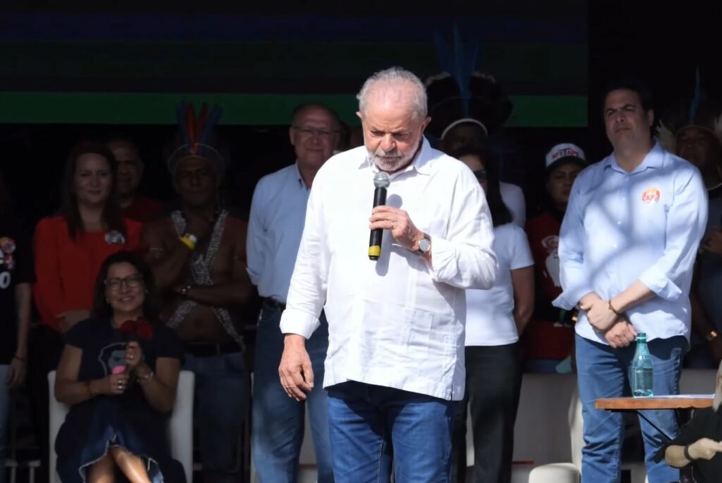 TSE ordena exclusão de vídeos com ataques de Lula a Bolsonaro