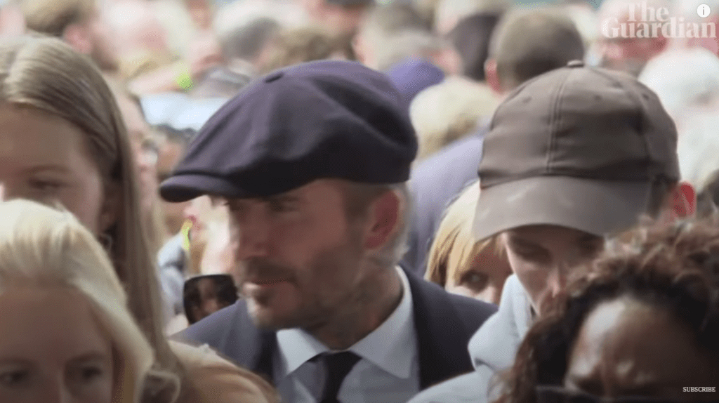 David Beckham se junta ao povo e passa horas em fila para ver caixão de Elizabeth II
